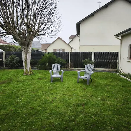 Hébergement de vacances Horizon Marin Maison Plain Pied à 150m De La D'asnelles, Vue D'une Chambre, Entièrement Rénovée En 2026, Jardin, Belle Terrasse, Parking Privatif, Au Coeur Des Plages Du Débarquement, Proche De Tous Commerces, Près De Bayeux *