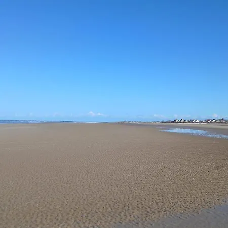 Hébergement de vacances Horizon Marin Maison Plain Pied à 150m De La D'asnelles, Vue D'une Chambre, Entièrement Rénovée En 2026, Jardin, Belle Terrasse, Parking Privatif, Au Coeur Des Plages Du Débarquement, Proche De Tous Commerces, Près De Bayeux *